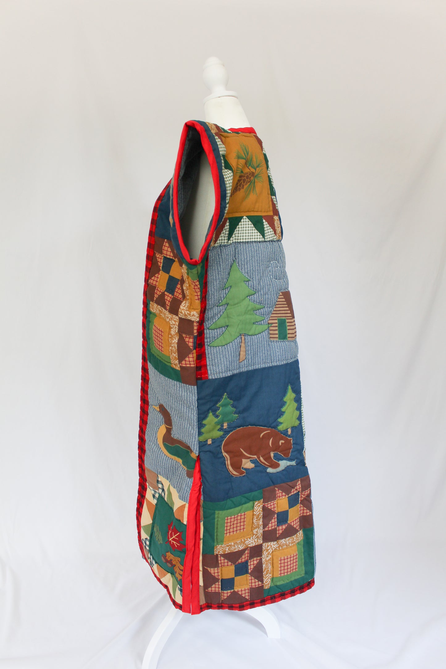 cabin duster vest with wildlife, secondhand quilt vest 