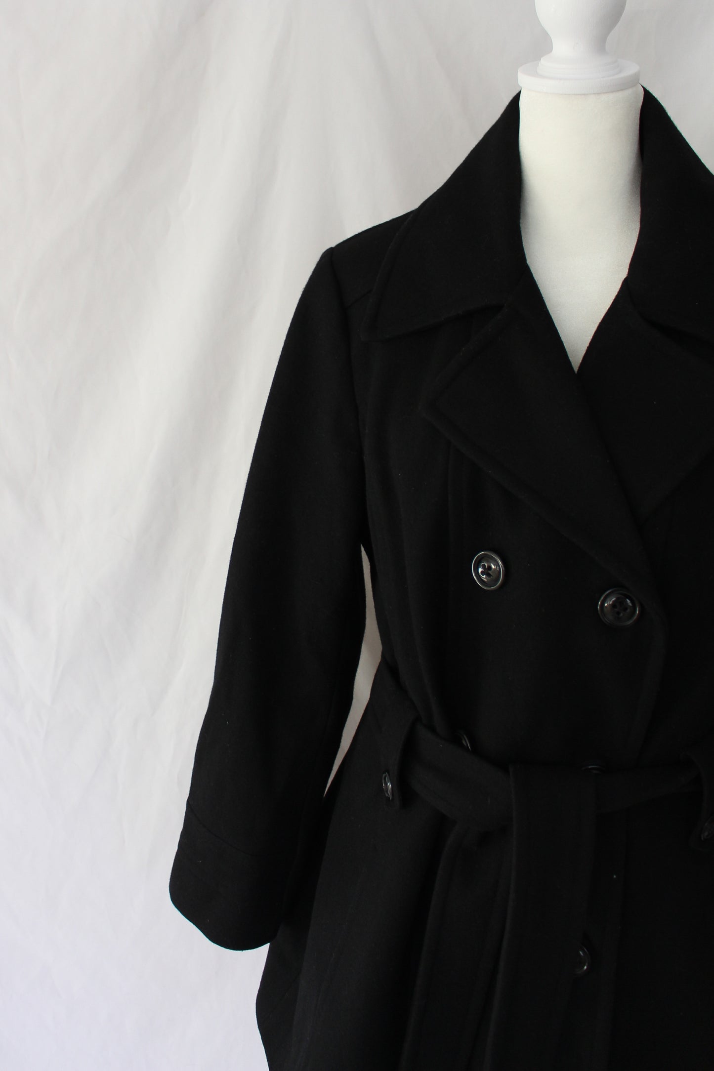 pre-owned peacoat, used peacoat, black double breasted jacket, belted coat