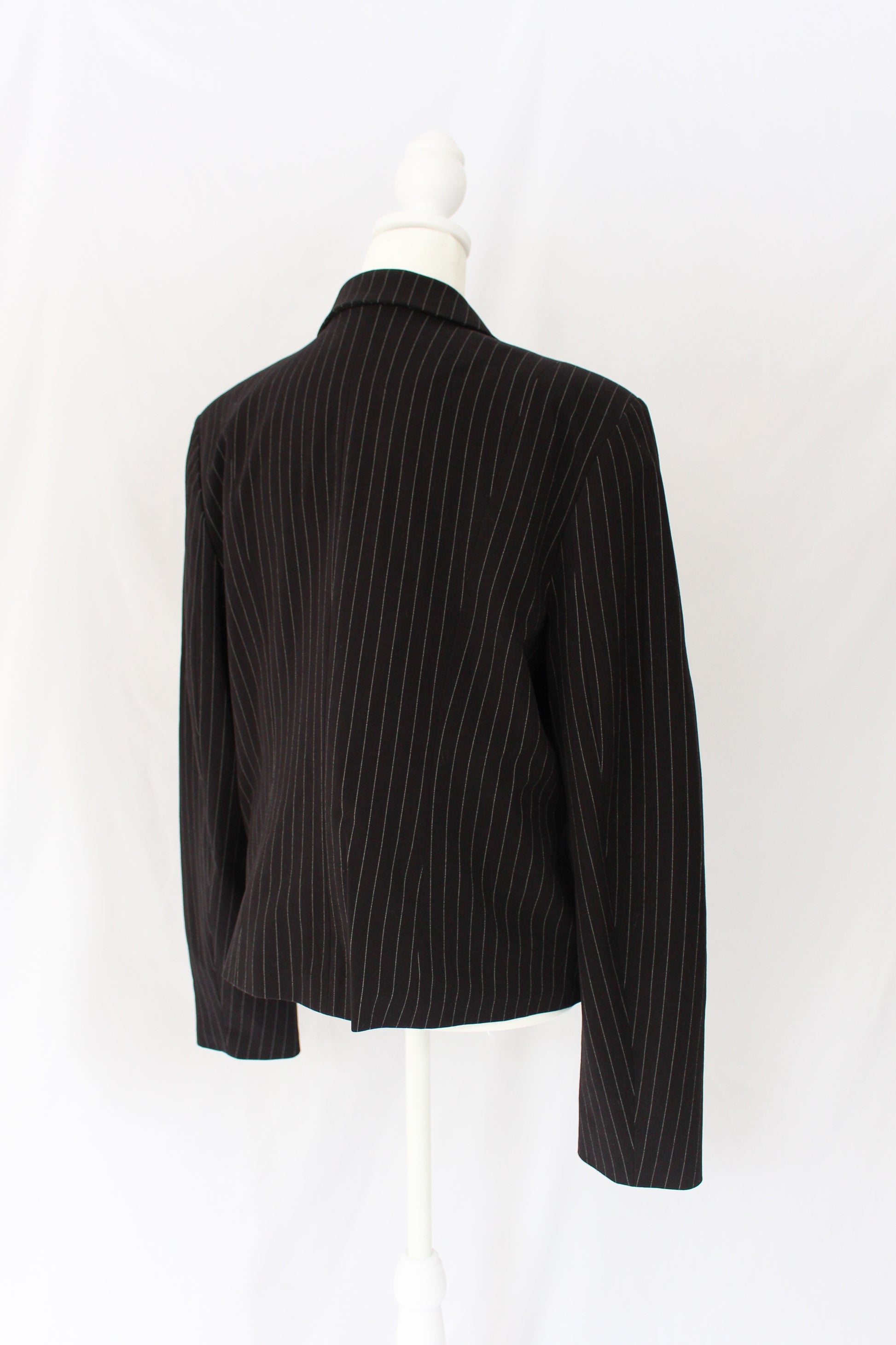 black pinstriped XL pre-owned blazer for women