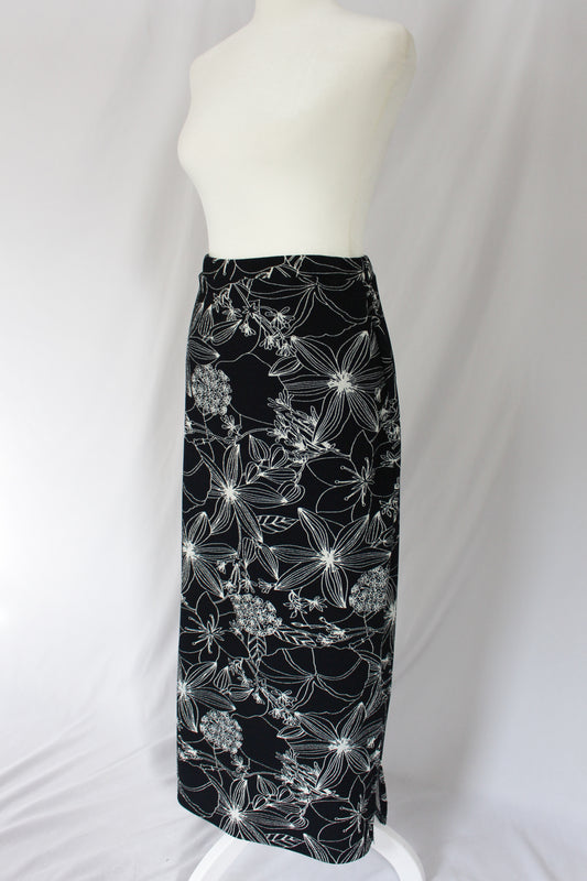 black and white floral maxi skirt pre-owned secondhand 