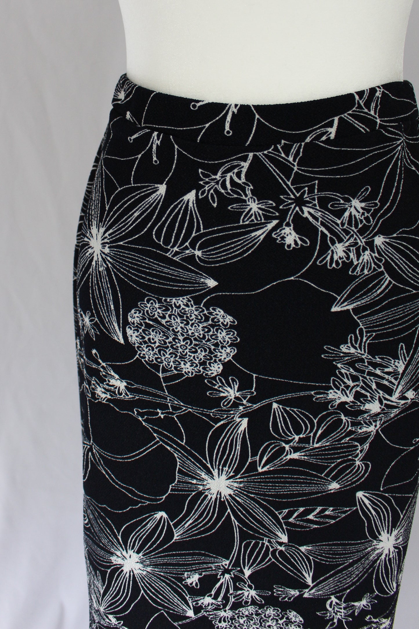 black and white floral maxi skirt